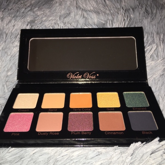 Violet Voss | Essentials PRO Series Palette - Picture 2 of 5